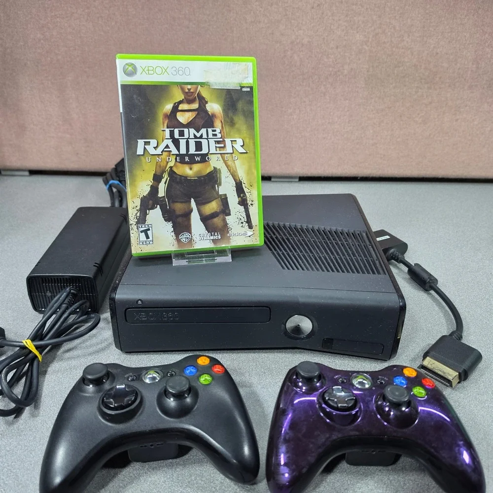 Microsoft Xbox 360 S Console Bundle Black Good Tomb Raider 2 Controllers